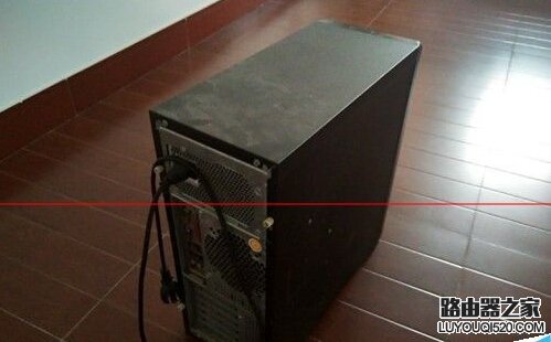台式机电脑怎么安装内存条?_www.iluyouqi.com