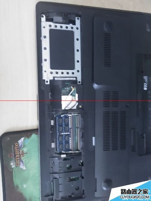 笔记本怎么安装固态硬盘同时保留机械硬盘？_www.iluyouqi.com