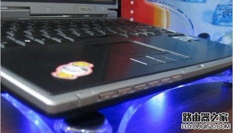 笔记本散热器有用吗?笔记本散热器哪个好? 笔记本散热器有用吗?笔记本散热器哪个好?_www.iluyouqi.com