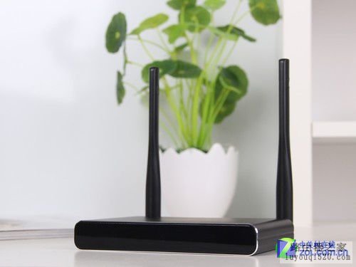 传统路由器PK智能路由器 哪个功能最强_www.iluyouqi.com