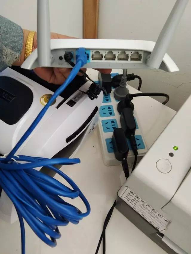 路由器怎么重新设置_www.iluyouqi.com