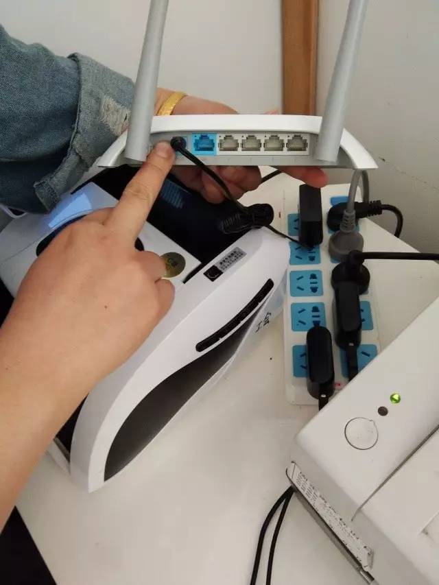 路由器怎么重新设置_www.iluyouqi.com