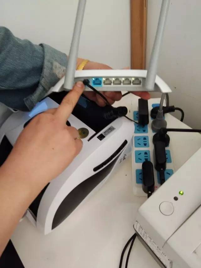 路由器怎么重新设置_www.iluyouqi.com